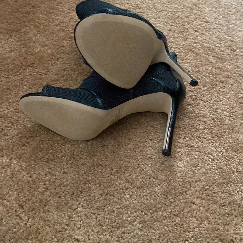 Sexy black Jessica Simpson booties size 8 - Picture 2 of 5
